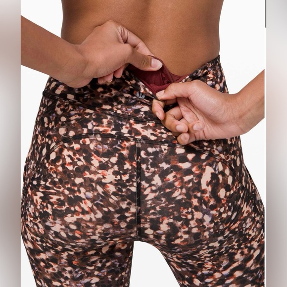 Lululemon Invigorate High Rise Crop 23" Leggings Size 2 - Picture 6 of 10